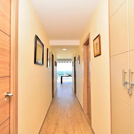 Cl Luxury First Line Διαμέρισμα Μπένιντορμ